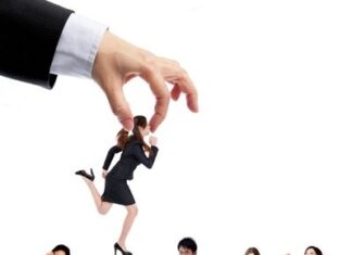 Bị sa thải vì những câu nói ngớ ngẩn