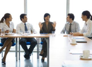 Đối phó tình trạng nhân viên nghỉ làm “như cơm bữa”